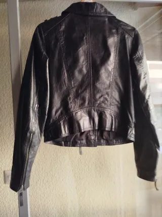Cazadora 100% cuero negra Talla M