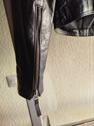 Cazadora 100% cuero negra Talla M