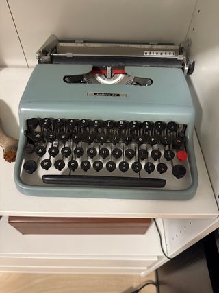 Olivetti Lettera 22 Macchina da Scrivere