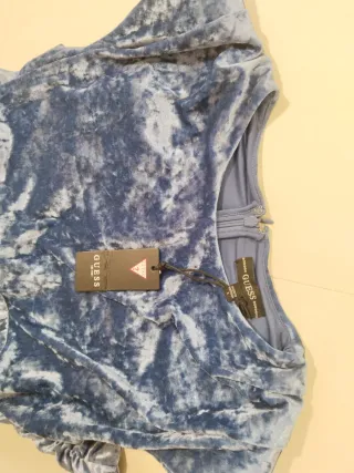 Vestido Guess azul muy elegante y comodo.