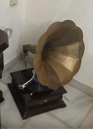 Gramófono His Master's Voice Marrón/Dorado