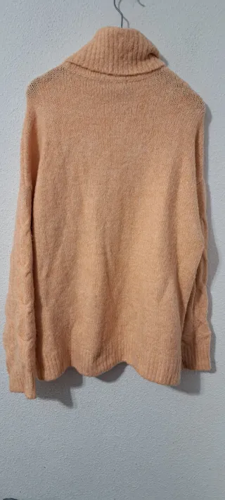 Jersey Bershka cuello alto trenzado naranja