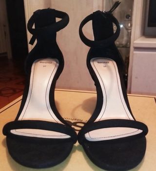 Sandalias Bershka Tacón Fino Talla 37 Negras