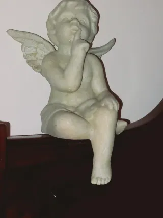 Par de Anjos Decorativos em cerâmica