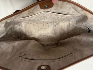 Bolso DKNY shopper monograma marrón