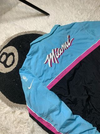 Chaqueta Miami Heat Nike City 2.0 Courtside Track