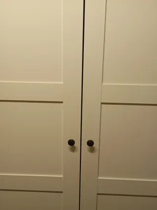 Armario blanco y negro