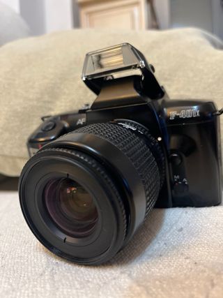 Cámara reflex Nikon F-401x + Objetivo