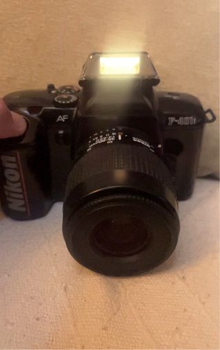 Cámara reflex Nikon F-401x + Objetivo