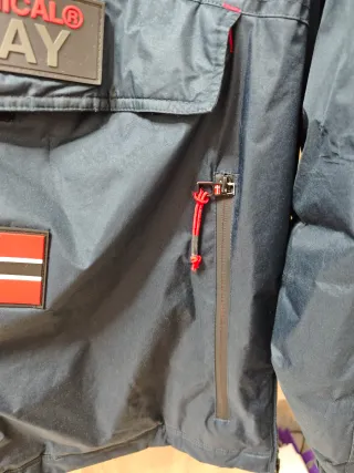 Chaquetón con capucha