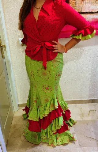 Falda y top flamenca verde y rojo