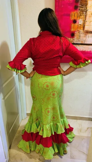 Falda y top flamenca verde y rojo