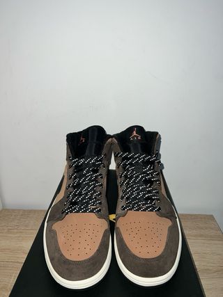 Zapatillas Air Jordan 1 Mid Marrón y Negro