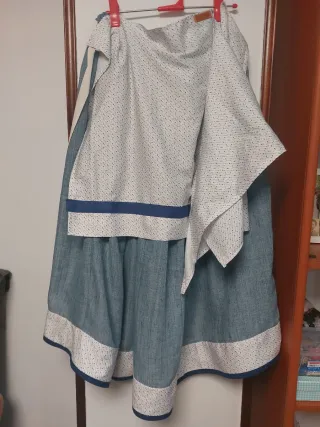 Traje de casera azul y blanco