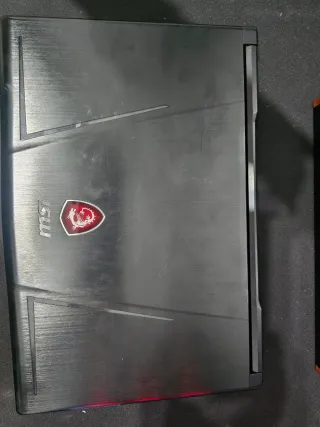 MSI GE63 Raider RGB Portátil