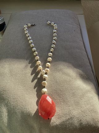 Collar Tous Perlas y plata con cuarzo rosa.