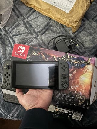 Nintendo Switch Edición Limitada Monster Hunter
