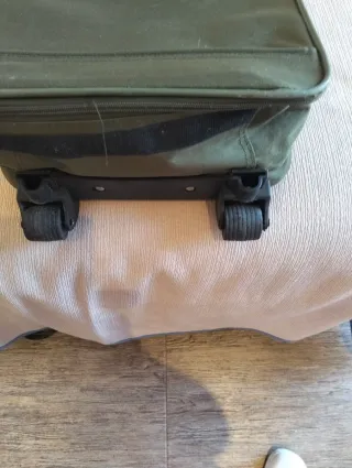 Maleta pequeña massimo Dutti verde militar