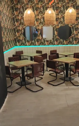 Traspaso local con licencia de cocina y música bar