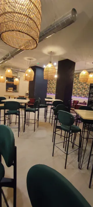 Traspaso local con licencia de cocina y música bar