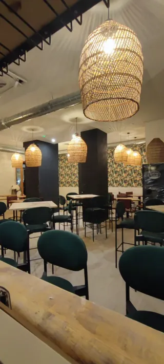 Traspaso local con licencia de cocina y música bar