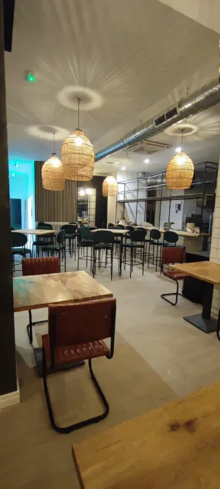 Traspaso local con licencia de cocina y música bar