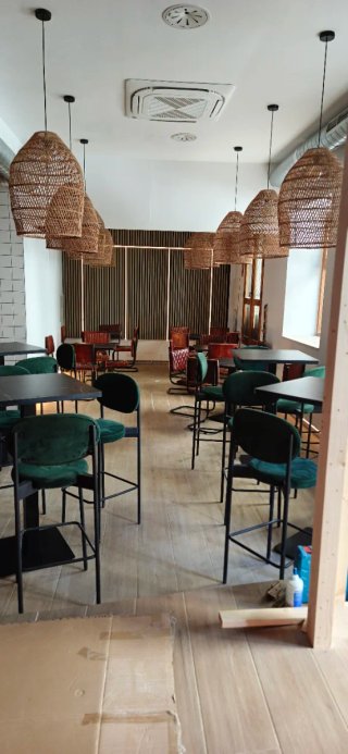 Traspaso local con licencia de cocina y música bar