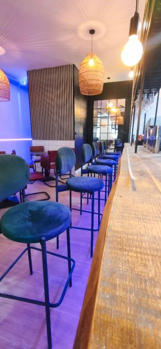 Traspaso local con licencia de cocina y música bar