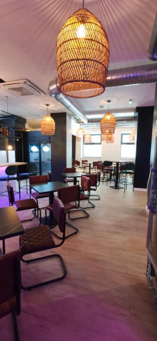 Traspaso local con licencia de cocina y música bar