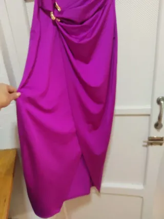 Vestido Morado con Detalle Dorado