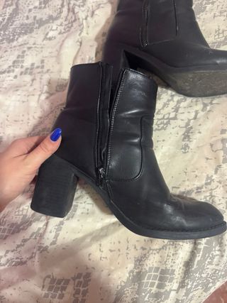 Botines negros tacón