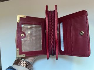 Monedero rojo brillante