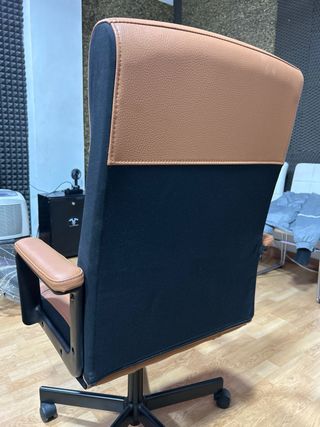 Silla de oficina ergonómica marrón