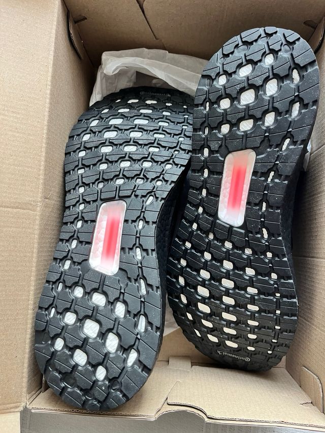 Adidas Ultraboost 20 - Talla 43.5