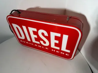 Insegna luminosa pubblicitaria DIESEL