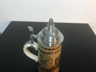 Brocca da birra tedesca con tappo. Nuova