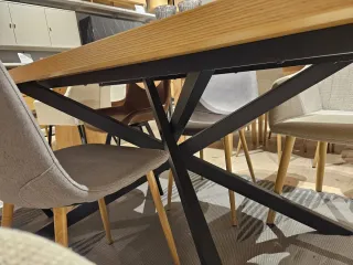 Mesa de comedor Nortof