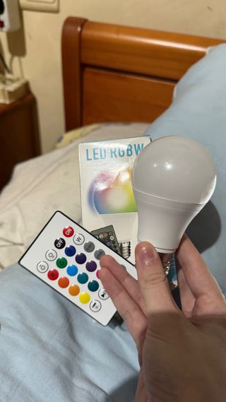 Bombilla LED con Mando a Distancia