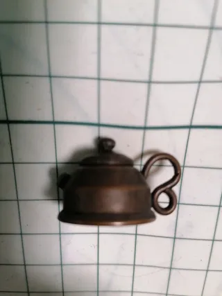 Mini tetera de latón