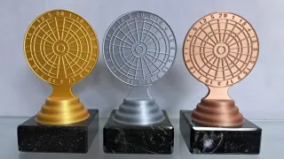 3 Trofeos de Dardos Dorados, Plateados y Bronce