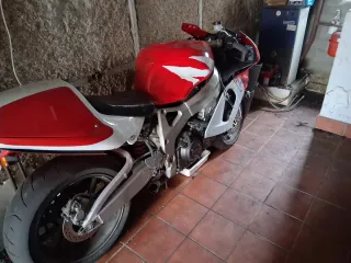 Honda CBR 900 RR. Fireblade.