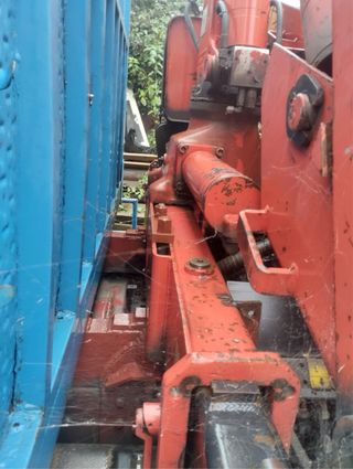 Camión IVECO ML120 E18 – Caja abierta con grúa