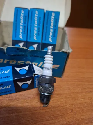 4 Bujías Prestolite Seat 600