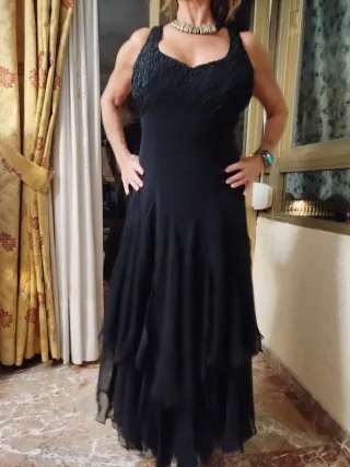 Vestido negro pedrería