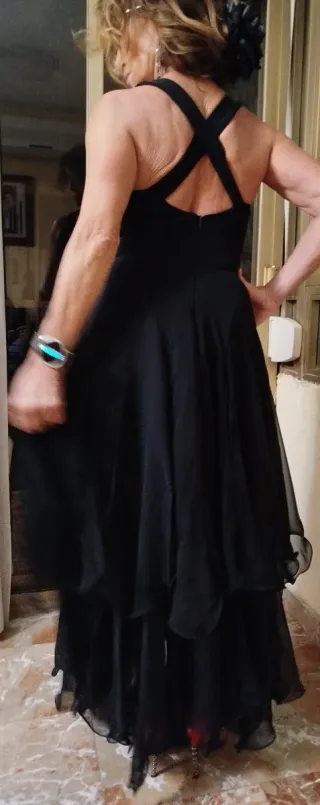 Vestido negro pedrería