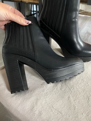 Lote botines y tacones negros y rosas