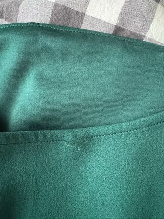 Top Zara verde oscuro escote cuadrado