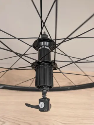 Par de Ruedas Shimano Aluminio 11v