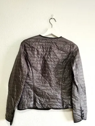 Chaqueta Massimo Dutti acolchada gris