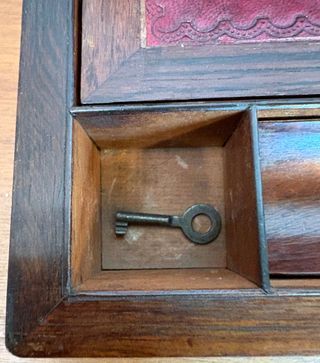 Antigua Caja Escritorio Madera y Piel